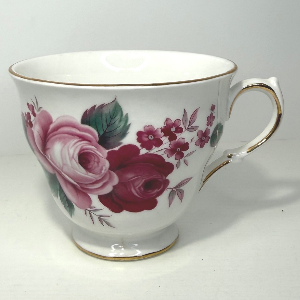 Queen Anne Bone China Teacup Rose Pattern England D478 Patt‎ No 8523 Gold Trim
